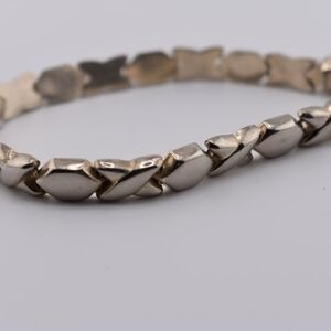 Elegant XOXO Sterling Silver Bracelet Size 7